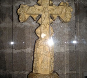 Réplica del "prigó" del cementerio en la Iglesia de la Asunción.
